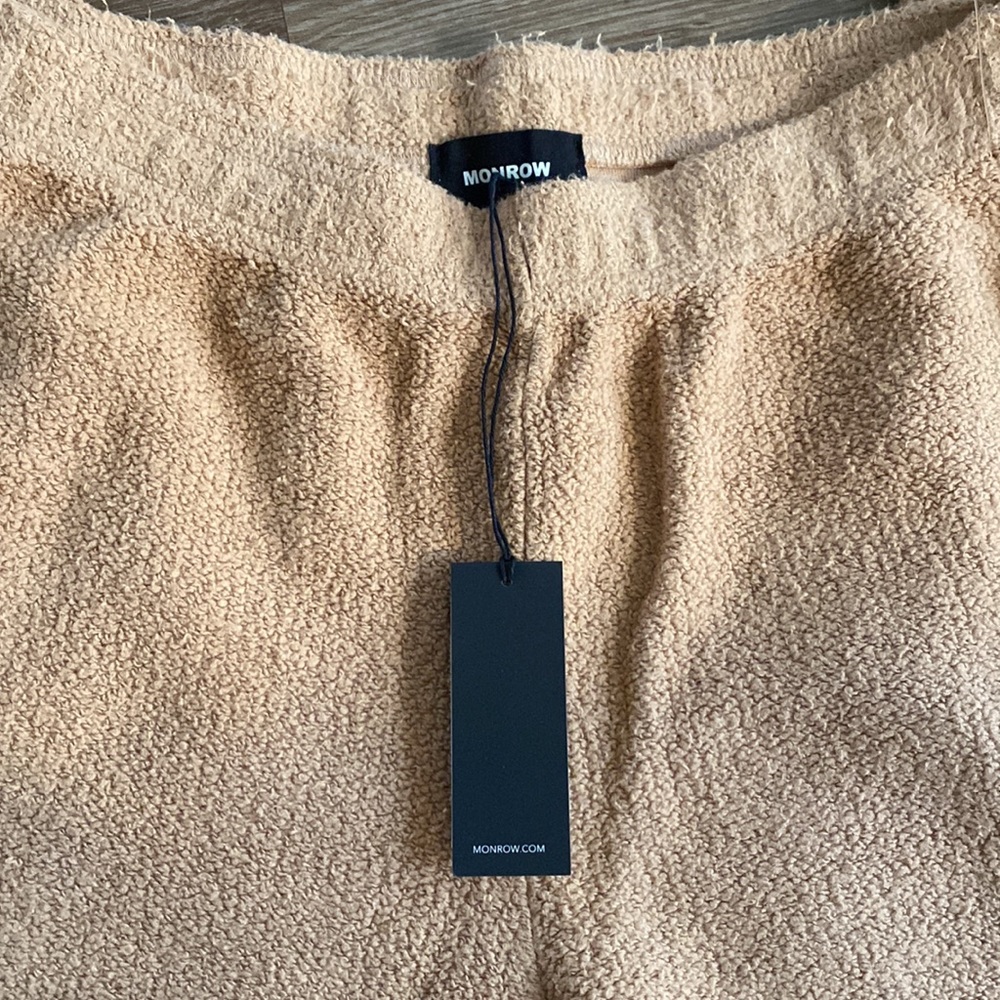 Monrow Teddy Fleece Slouchy Sweatpants in Latte color jogger sweat - Picture 3 of 12
